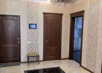 Сдается в аренду 3-комнатная квартира, 110 м2, Краснодар, улица Архитектора Ишунина, 3, улица Архитектора Ишунина