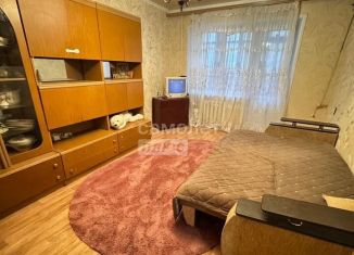 Продается четырехкомнатная квартира, 92.4 м2, Астрахань, улица Бабаевского, 37