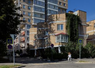 Продается 5-ком. квартира, 150 м2, Москва, улица Дружбы, 6, метро Раменки