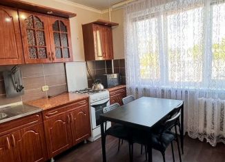 Сдаю 1-ком. квартиру, 40 м2, Нижнекамск, улица Менделеева, 39