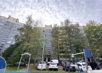 Продается 3-ком. квартира, 58.5 м2, Санкт-Петербург, проспект Художников, 3к1