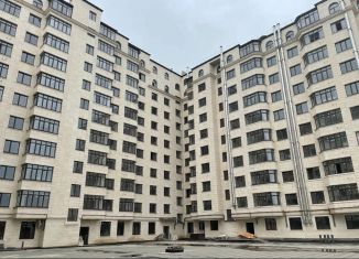 Продам пятикомнатную квартиру, 174 м2, Черкесск, проспект Ленина, 50к1