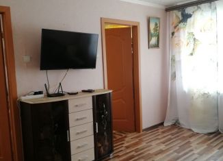 Продается трехкомнатная квартира, 49 м2, Ясный, Октябрьская улица, 12