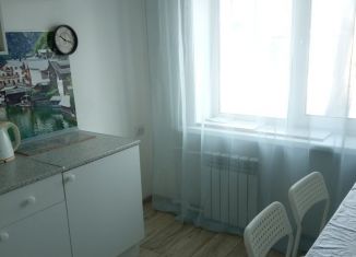 Продам 2-комнатную квартиру, 43 м2, Свободный, улица Островского, 8