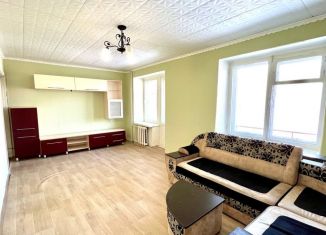 2-ком. квартира на продажу, 50.5 м2, поселок городского типа Сафоново, улица Преображенского, 8