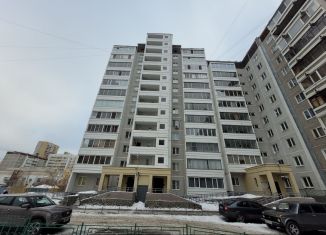 Продается 2-ком. квартира, 47 м2, Екатеринбург, улица Учителей, 16Г, улица Учителей