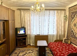 Продажа 4-комнатной квартиры, 77 м2, Боровичи, улица Анатолия Кокорина, 57