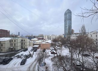 Продается четырехкомнатная квартира, 82 м2, Екатеринбург, улица Энгельса, 11, улица Энгельса