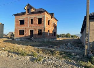 Дом на продажу, 488 м2, село Новолакское, Платанная улица, 15