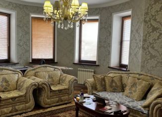 Продается 2-комнатная квартира, 95 м2, Кисловодск, улица Революции, 44