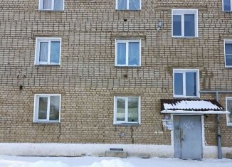 Продажа 3-ком. квартиры, 50 м2, Котельнич, Октябрьская улица, 158