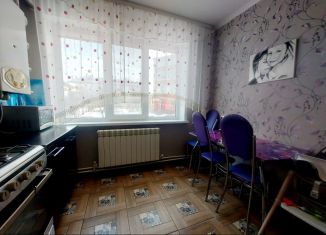 Продаю 2-ком. квартиру, 55 м2, село Новая Усмань, Центральная улица, 3