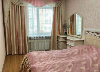 Продаю 3-комнатную квартиру, 69 м2, Екатеринбург, улица Репина, улица Репина