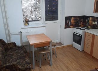 2-комнатная квартира в аренду, 52 м2, Кореновск, площадь Ленина