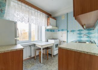 Сдается в аренду 2-ком. квартира, 50 м2, Санкт-Петербург, Пловдивская улица, 3к2, метро Купчино