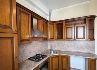 Продам трехкомнатную квартиру, 118 м2, Дагестан, улица Юсупа Акаева, 11А