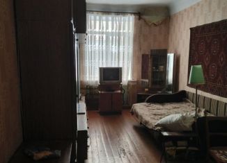 Продается 2-комнатная квартира, 64 м2, Новокуйбышевск, улица Чернышевского, 1