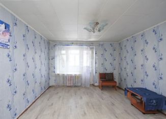 Продается 3-комнатная квартира, 61 м2, Омск, улица Масленникова, 15