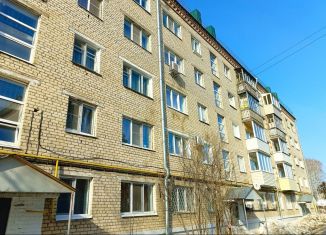 Продается 3-комнатная квартира, 45 м2, Чебоксары, улица Юрия Гагарина