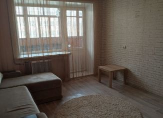 Сдам в аренду 2-комнатную квартиру, 62 м2, Екатеринбург, улица Белинского, улица Белинского, 132