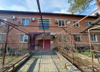 Продажа 4-комнатной квартиры, 90 м2, Апшеронск, улица Макаренко, 8