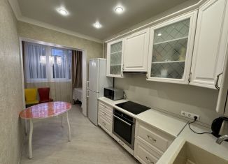 Продажа 2-ком. квартиры, 64 м2, Сочи, Крымская улица, 38