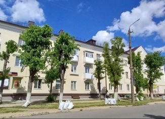 Продаю трехкомнатную квартиру, 70 м2, Ярцево, улица Гагарина, 3