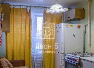 Продается двухкомнатная квартира, 52.6 м2, поселок городского типа Товарково, Центральная улица, 55