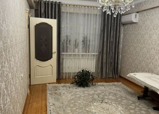 Сдается двухкомнатная квартира, 72 м2, Дагестан, улица Х. Тагиева, 35Е