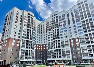 Продается 2-комнатная квартира, 63.5 м2, Барнаул, Индустриальный район, улица Сергея Семёнова, 14