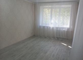Продается двухкомнатная квартира, 42 м2, Орск, улица Макаренко, 18Б