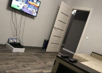Аренда 2-ком. квартиры, 48 м2, Екатеринбург, улица 8 Марта, 57