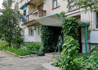 Продам 2-комнатную квартиру, 39.9 м2, посёлок городского типа Красногвардейское, улица 50-летия Октября, 21