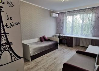 3-комнатная квартира в аренду, 59 м2, Москва, Днепропетровская улица, 35к1, метро Пражская