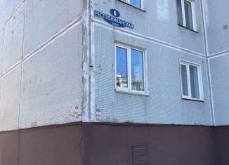 Продам двухкомнатную квартиру, 54 м2, Полысаево, Республиканская улица, 6