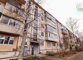 Продается 2-комнатная квартира, 48.7 м2, Петрозаводск, улица Кузьмина, 39, район Голиковка