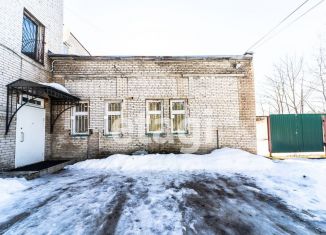 Продается офис, 409.1 м2, Луга, площадь Мира