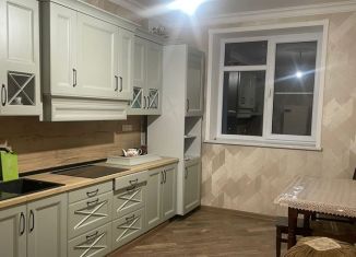 2-комнатная квартира в аренду, 82 м2, Дагестан, улица Хаджи Булача, 16