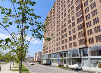 Продается 2-ком. квартира, 81 м2, Грозный, проспект Ахмат-Хаджи Абдулхамидовича Кадырова, 207, микрорайон Ленгородок