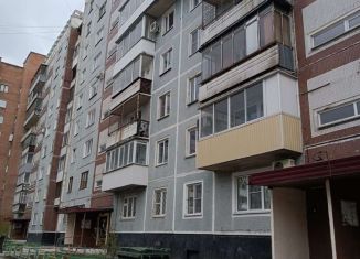 Аренда трехкомнатной квартиры, 74 м2, Новокузнецк, улица Тольятти, 70