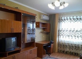 Однокомнатная квартира в аренду, 32 м2, поселок городского типа Мостовской, улица Калинина, 62