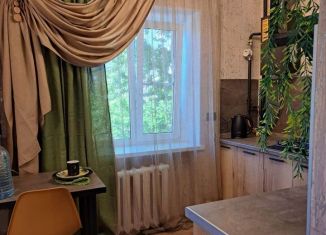 Продам 2-комнатную квартиру, 44 м2, Каменск-Шахтинский, площадь Труда