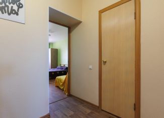 Сдам 2-комнатную квартиру, 63 м2, Новосибирск, улица Сержанта Коротаева, 1, метро Студенческая