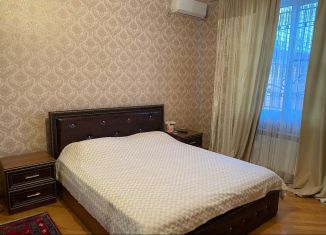 Продаю однокомнатную квартиру, 42 м2, посёлок городского типа Семендер, проспект Казбекова, 70