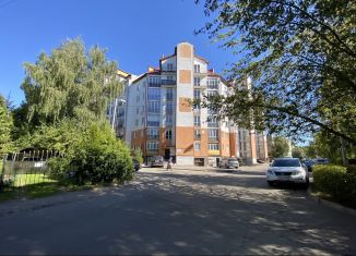 Сдам однокомнатную квартиру, 47 м2, Калининградская область, улица Белинского, 42