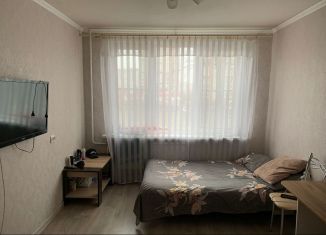 Продам четырехкомнатную квартиру, 73.5 м2, Санкт-Петербург, Пражская улица, 33, метро Бухарестская