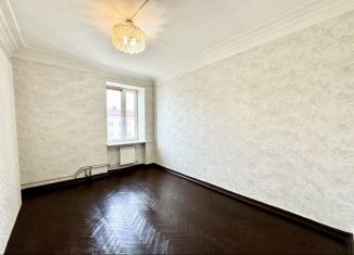 Продам 2-комнатную квартиру, 62 м2, Мурманск, проспект Ленина, 67
