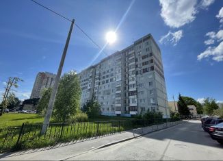 Продается трехкомнатная квартира, 64.8 м2, Татарстан, проспект Ямашева, 63