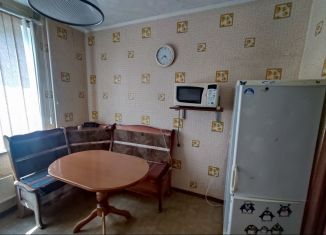 Сдаю в аренду 2-комнатную квартиру, 50 м2, Тольятти, Зелёная улица, Комсомольский район