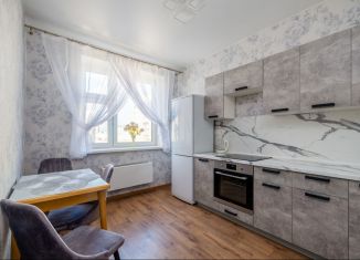 Продам 2-комнатную квартиру, 60 м2, Московская область, улица Дмитриева, 34